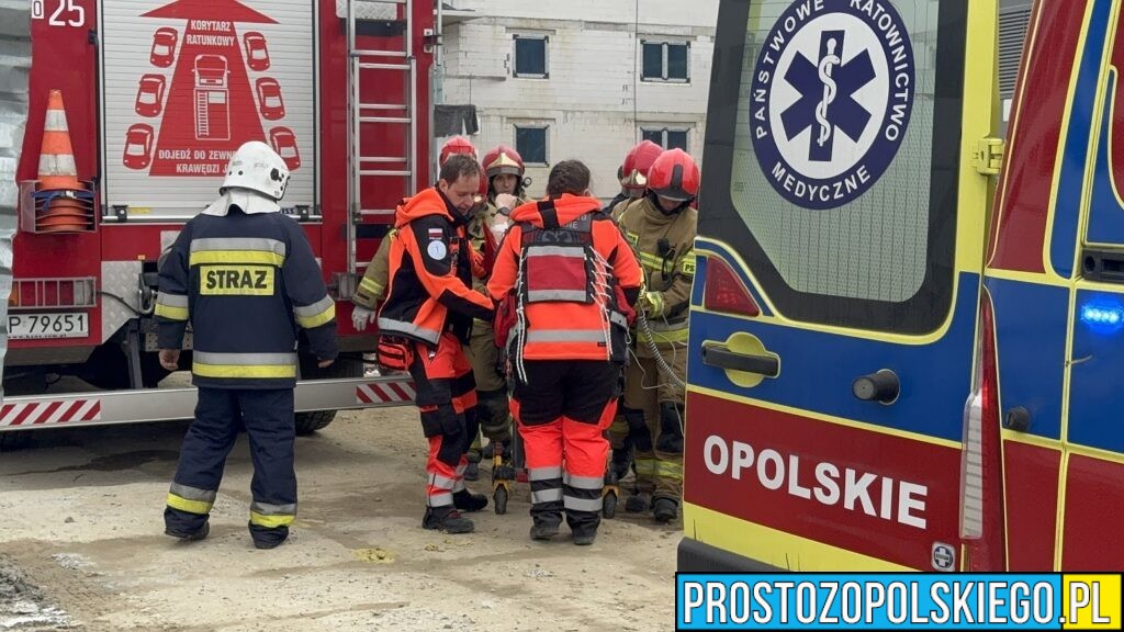 wypadek na budowie, wypadek budowlany, mężczyzna wypadł z balkonu, mężczyna nadział sie na pręt zbrojeniowy, mężczyna wbił sie na pręt zbrojeniowy, poważny wypadek na budowie, spadł z balkonu na pręt zbrojeniowy, 