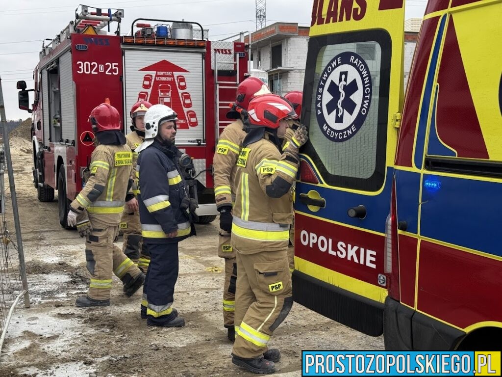 wypadek budowlany, spadł z balkonu, nadział sie na zbrojenie, 