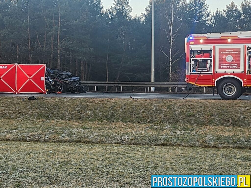 Tragiczny wypadek pod Opolem. Jedna osoba nie żyje , dwie zostały ranne