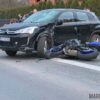 Wypadek na ulicy Oświęcimskiej w Opolu. Doszło tam do zderzenia samochodu z motorem. Jena osoba zabrana do szpitala