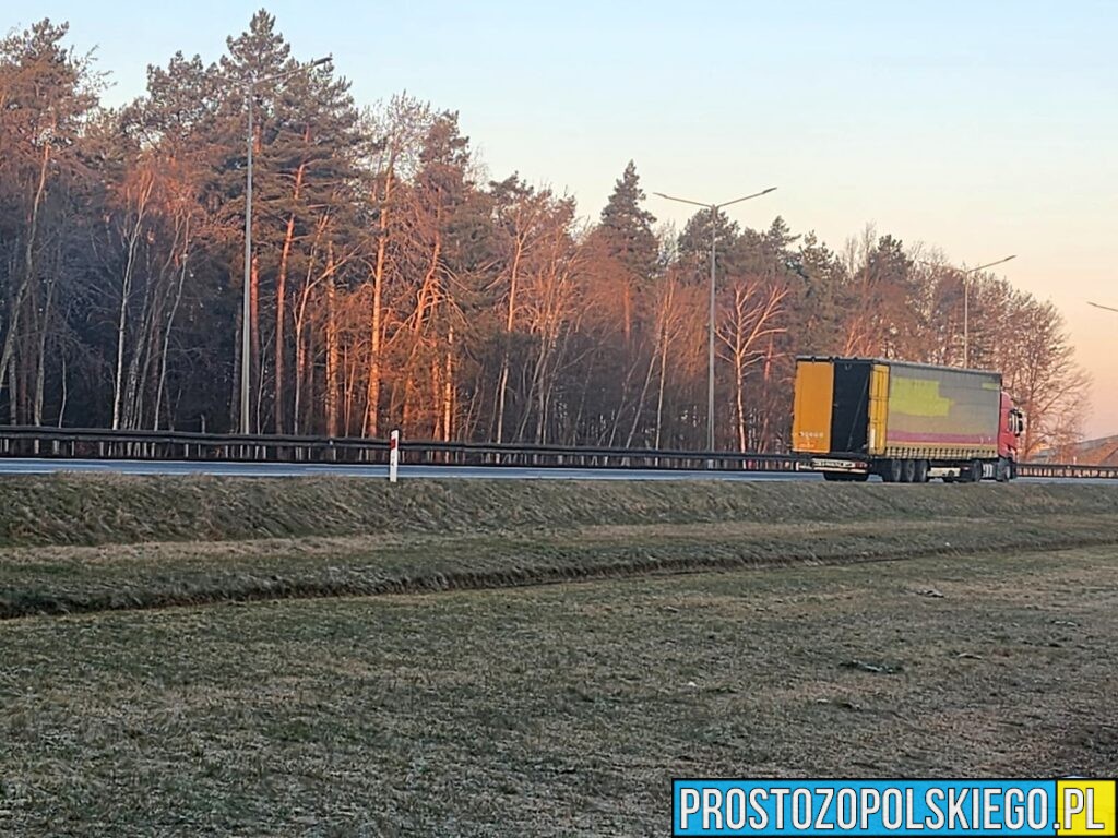 Tragiczny wypadek pod Opolem. Jedna osoba nie żyje , dwie zostały ranne