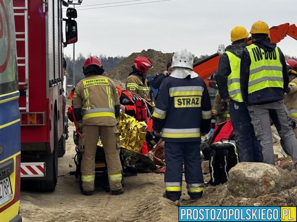 wypadek budowlany, spadł z balkonu, nadział sie na zbrojenie, 