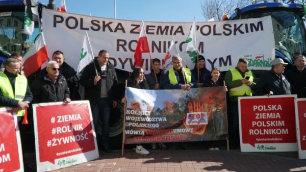 Rolnicy protestowali przed KOWR-em w Opolu